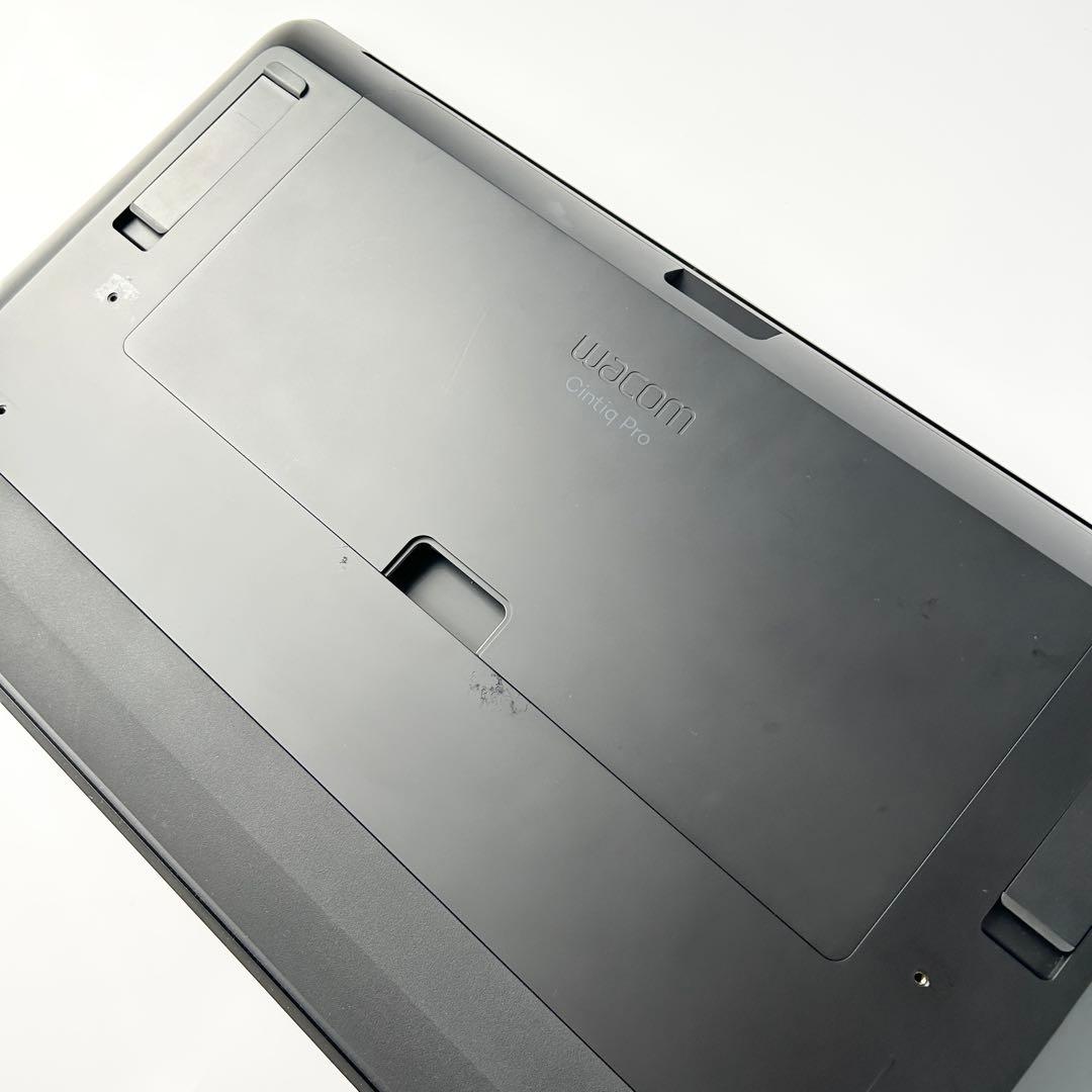 Wacom Cintiq Pro 24 替え芯180本以上のおまけ付き！