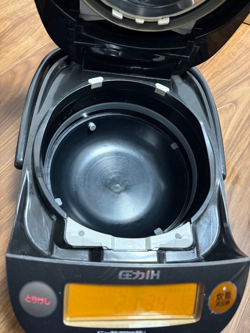 象印 圧力IH極め炊き 豪熱羽釜5.5合炊き NP-BU10 2015年製