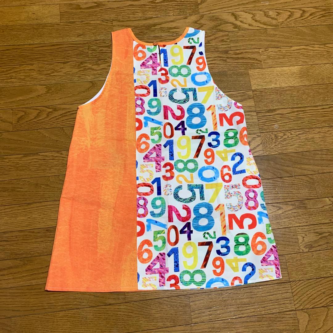 保育士エプロン　はらぺこあおむし