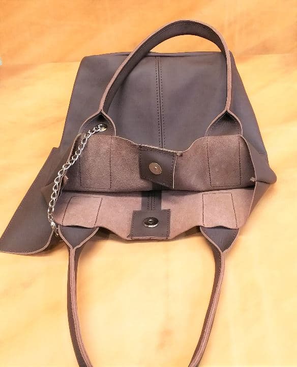 牛革ポーチ付きトートバッグ