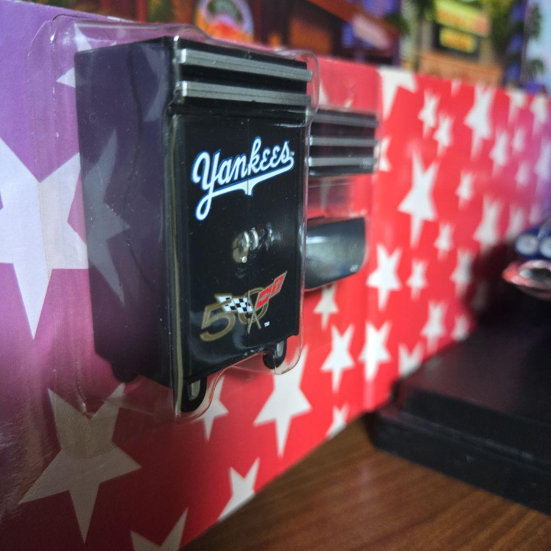 シボレーコルベット1961 Corvette Yankees 限定版 1:18