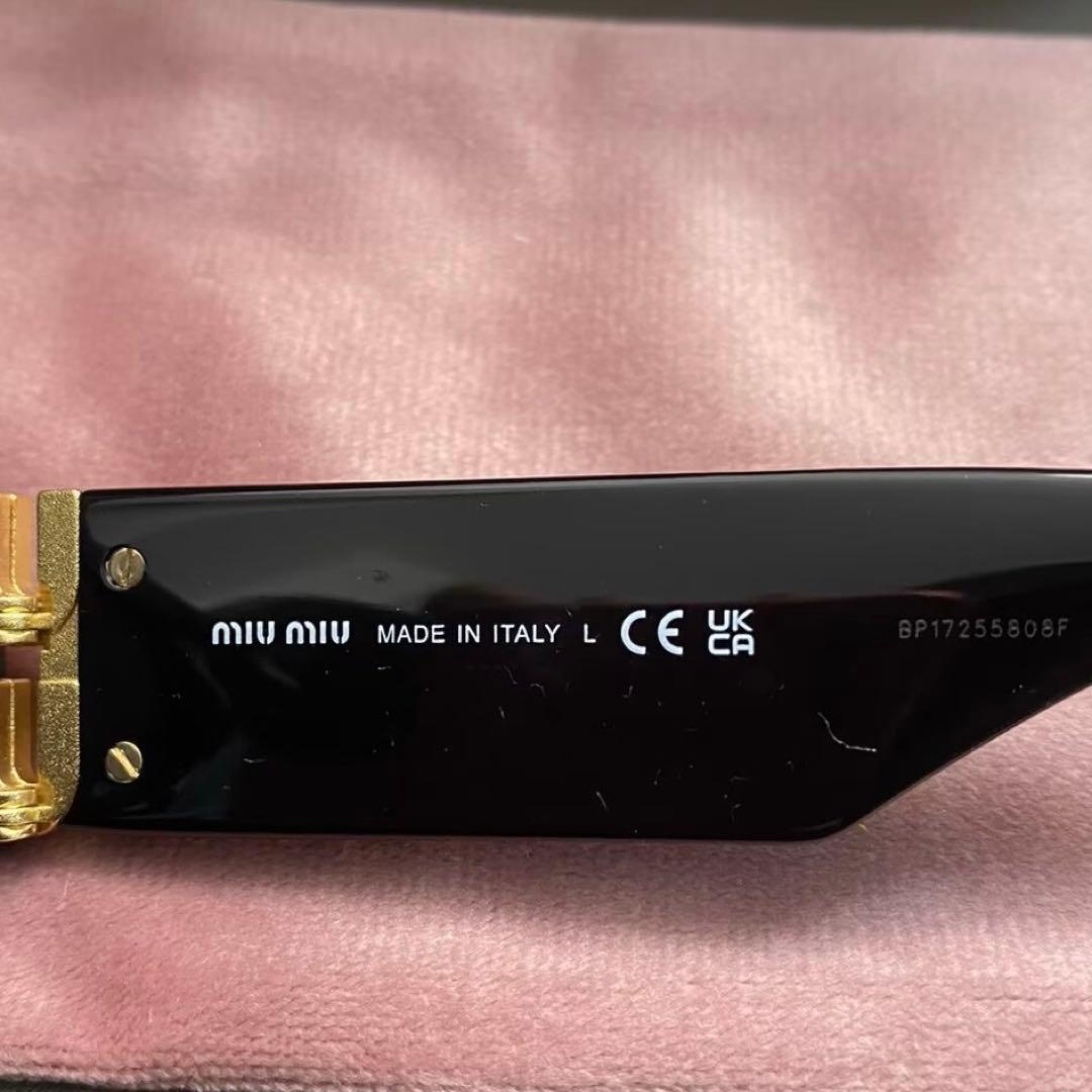 miu miu ブラック スクエアフレーム サングラス