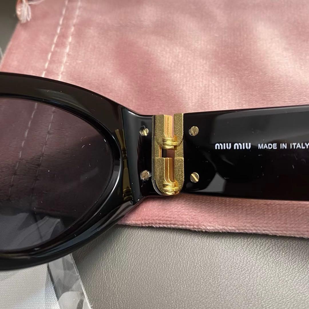 miu miu ブラック スクエアフレーム サングラス
