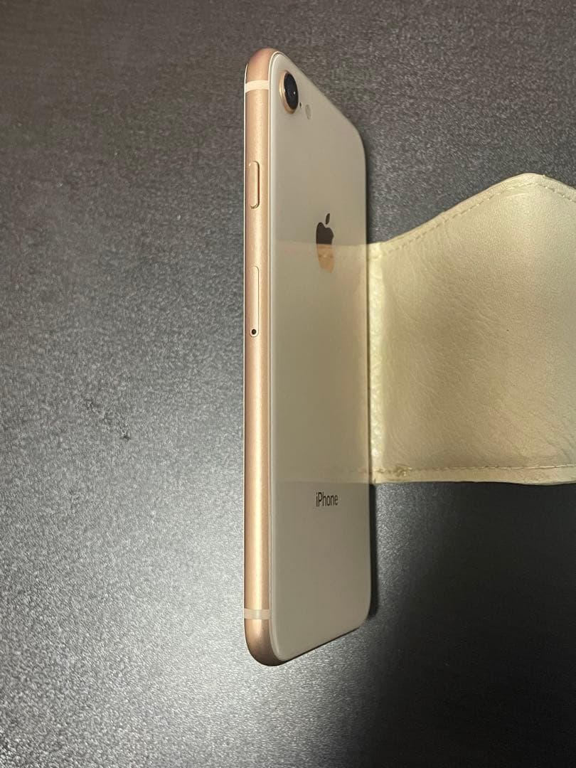 美品 Apple iPhone 8 64GBゴールド 本体