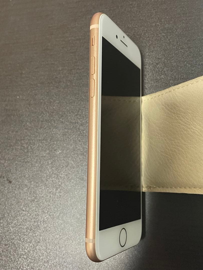 美品 Apple iPhone 8 64GBゴールド 本体