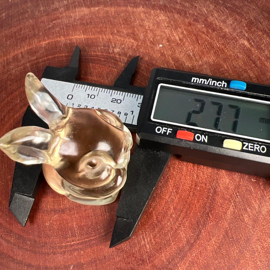 天然石　手彫りうさぎ　シトリン