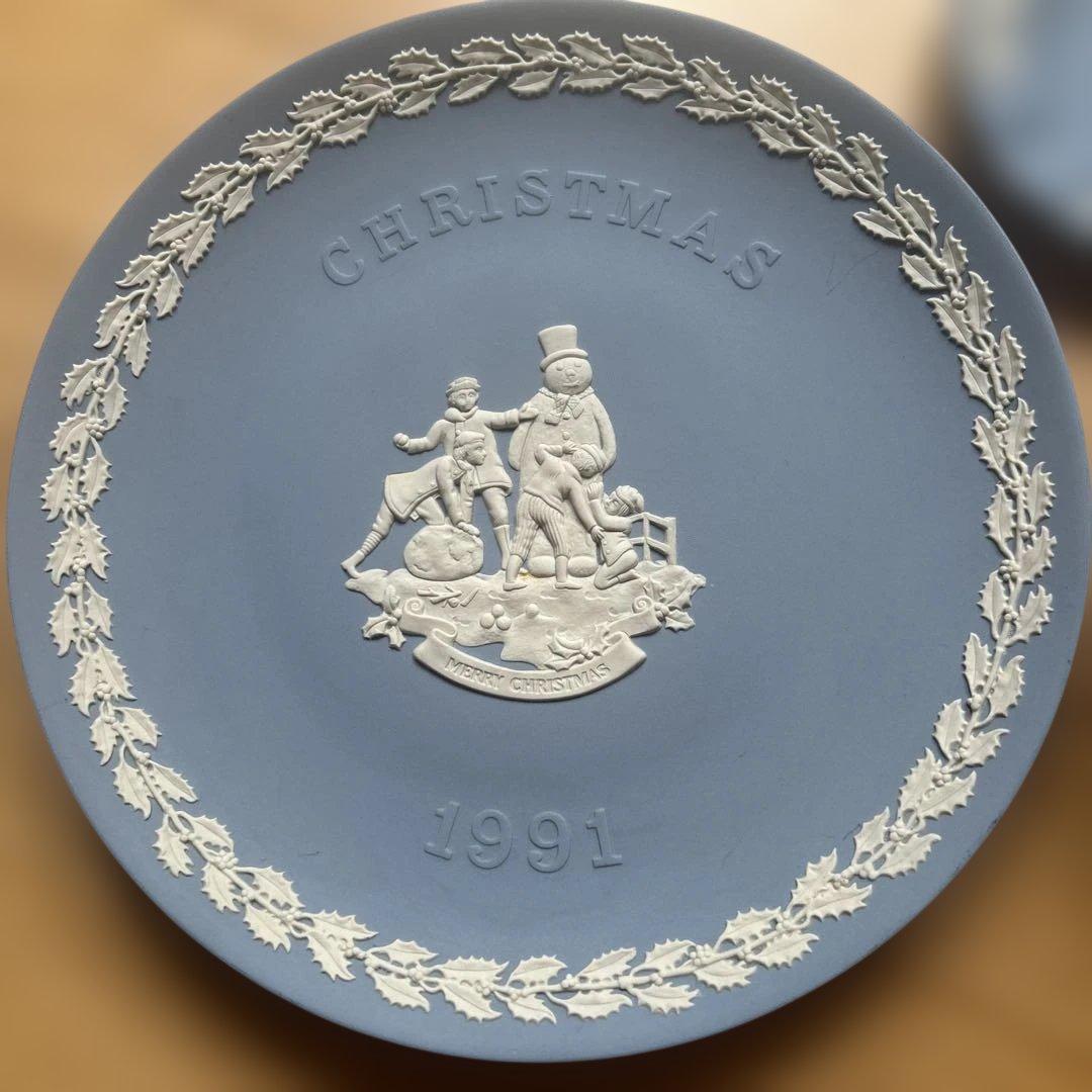 ウエッジウッド　エンジェルレリーフのグレー陶器花瓶　平皿　灰皿