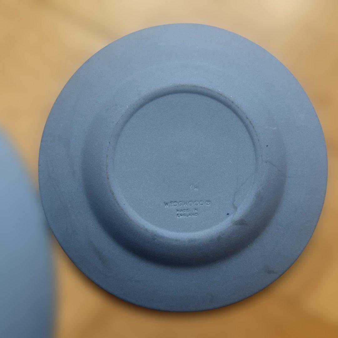 ウエッジウッド　エンジェルレリーフのグレー陶器花瓶　平皿　灰皿