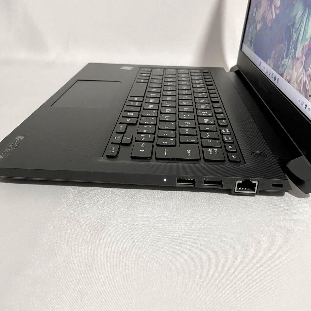 Windows11 13.3型 i5薄型 dynabookノートパソコン カメラ