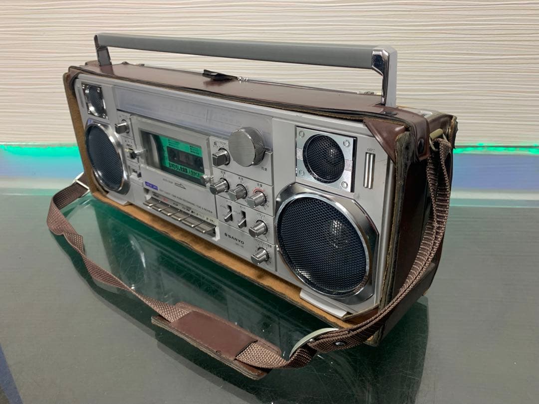 美品昭和レトロ SANYO 三洋 MR-V8 ラジカセキャリングケース付き整備品