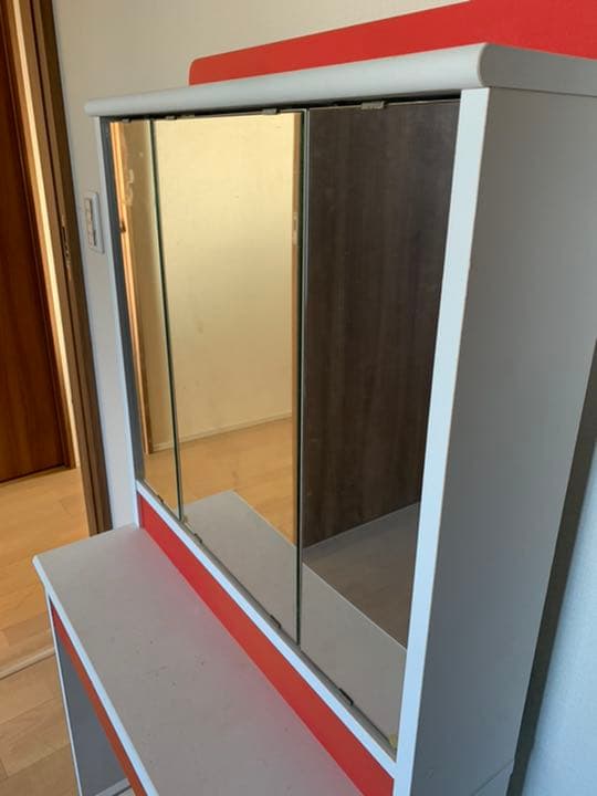 赤　ドレッサー　収納付き