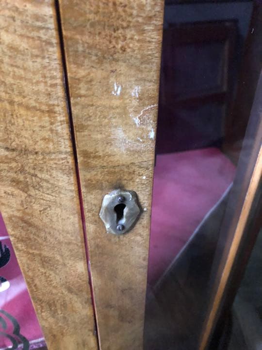 ガラスキャビネット インテリア 棚 猫脚 アンティーク ビンテージ