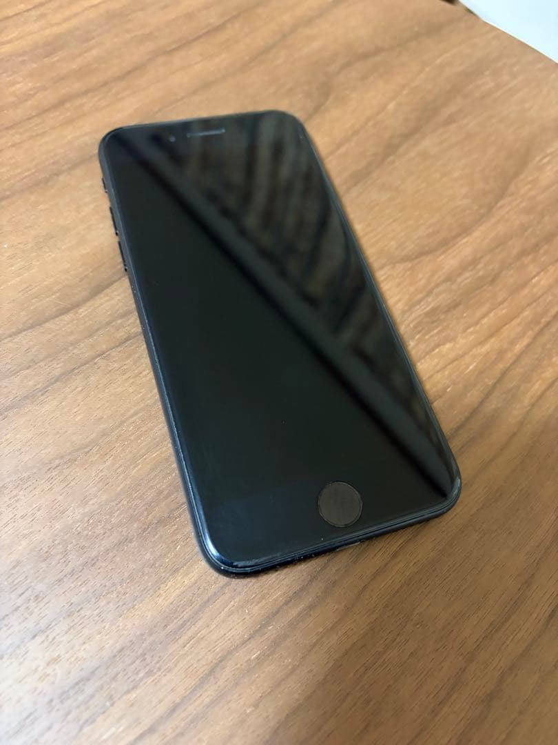 iPhone SE 第二世代　黒