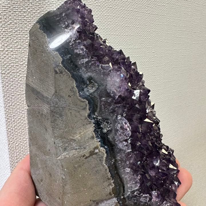 濃紫の煌めきウルグアイ産☆キラキラ☆アメジストクラスターパワーストーンA779