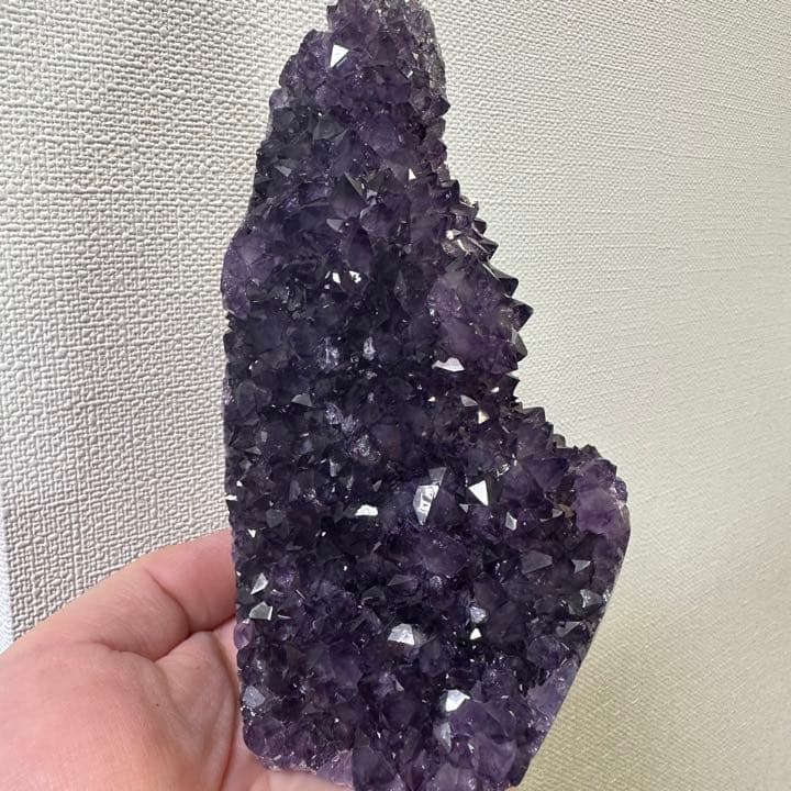 濃紫の煌めきウルグアイ産☆キラキラ☆アメジストクラスターパワーストーンA779