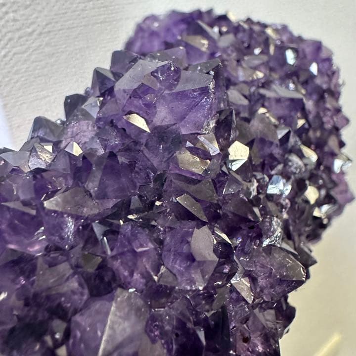 濃紫の煌めきウルグアイ産☆キラキラ☆アメジストクラスターパワーストーンA779