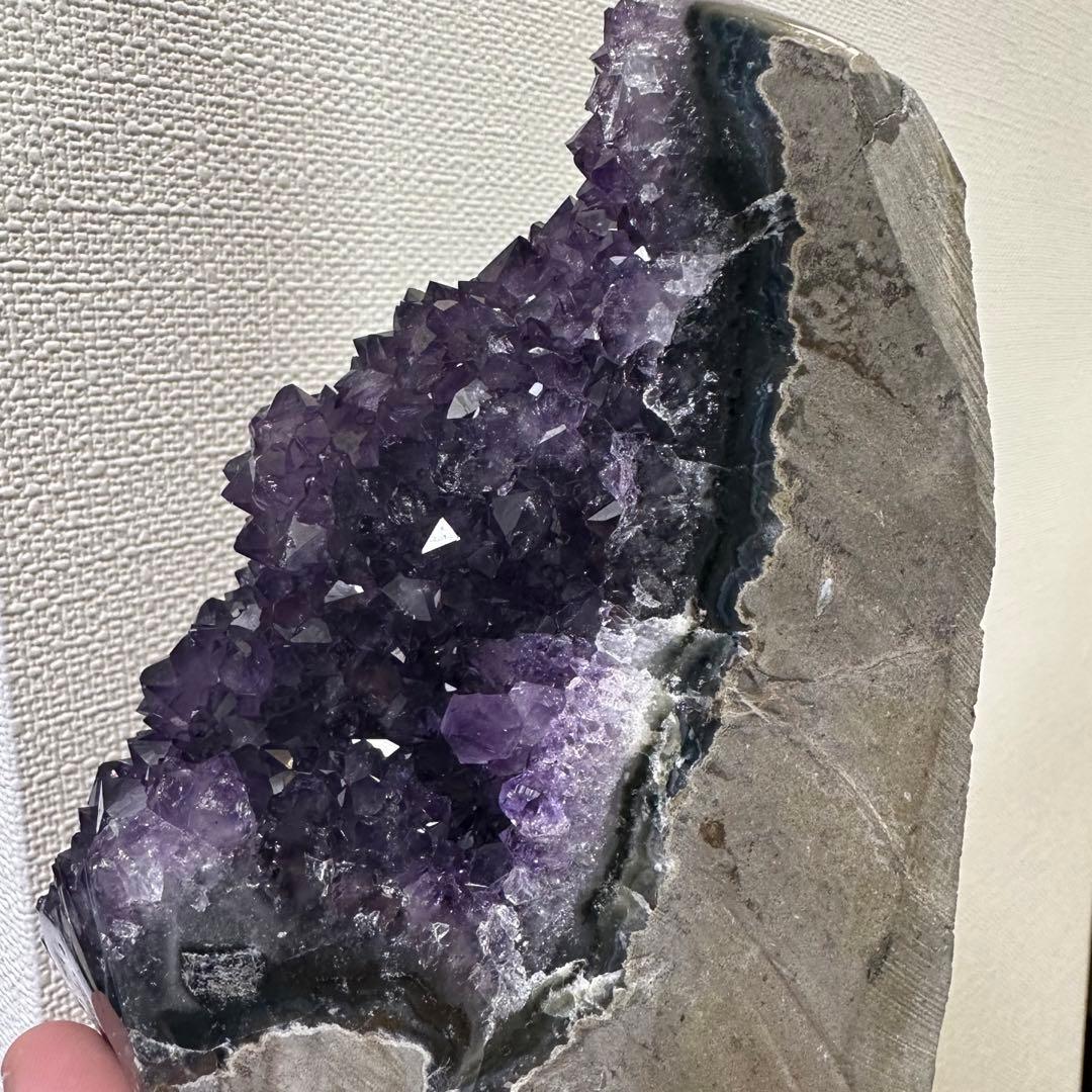 濃紫の煌めきウルグアイ産☆キラキラ☆アメジストクラスターパワーストーンA779