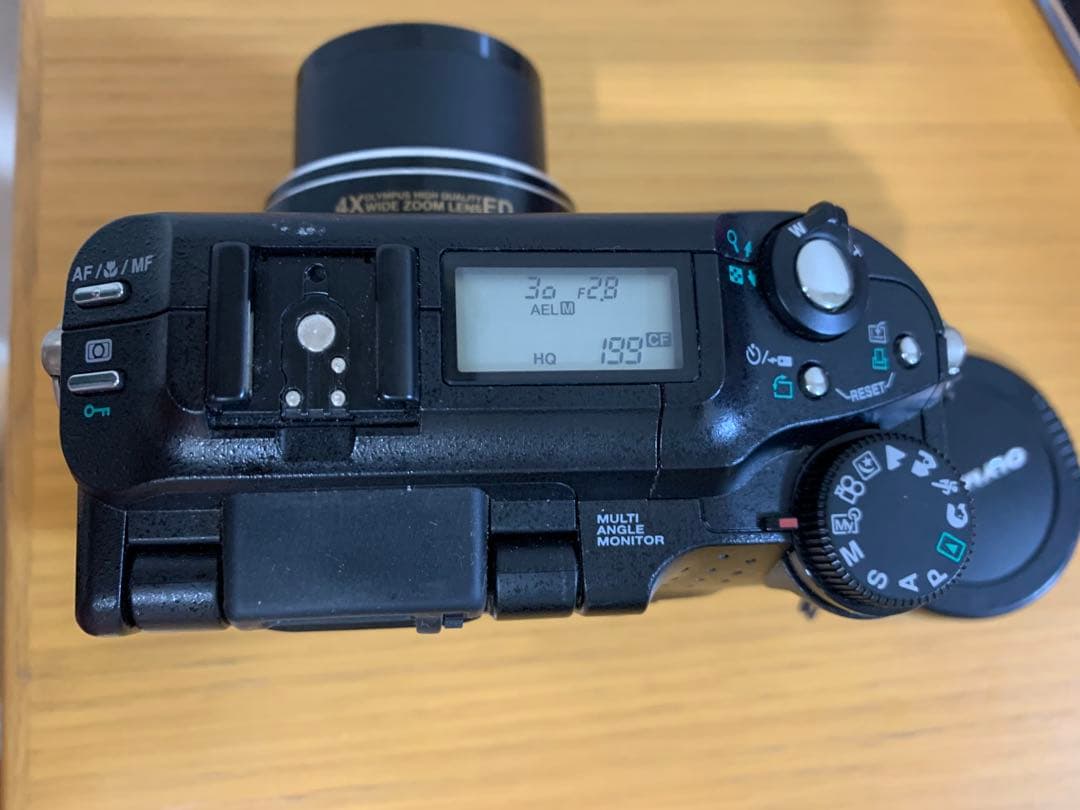 Olympus CAMEDIA C-5060 Wide Zoom デジタルカメラ