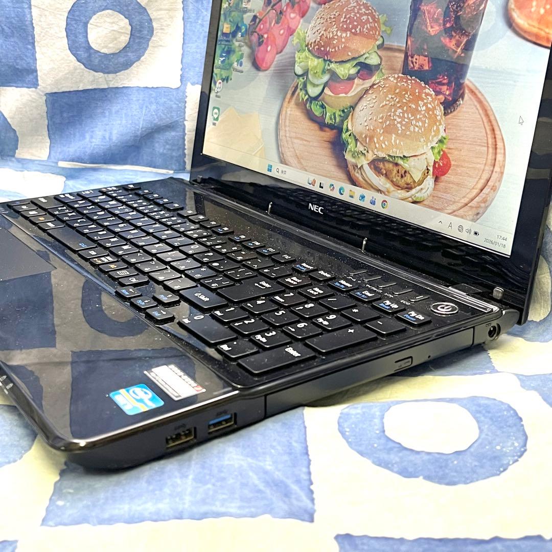 綺麗ブルーレイ☆快適SSD☆大人な黒ノートパソコン♪カメラ付！Windows11