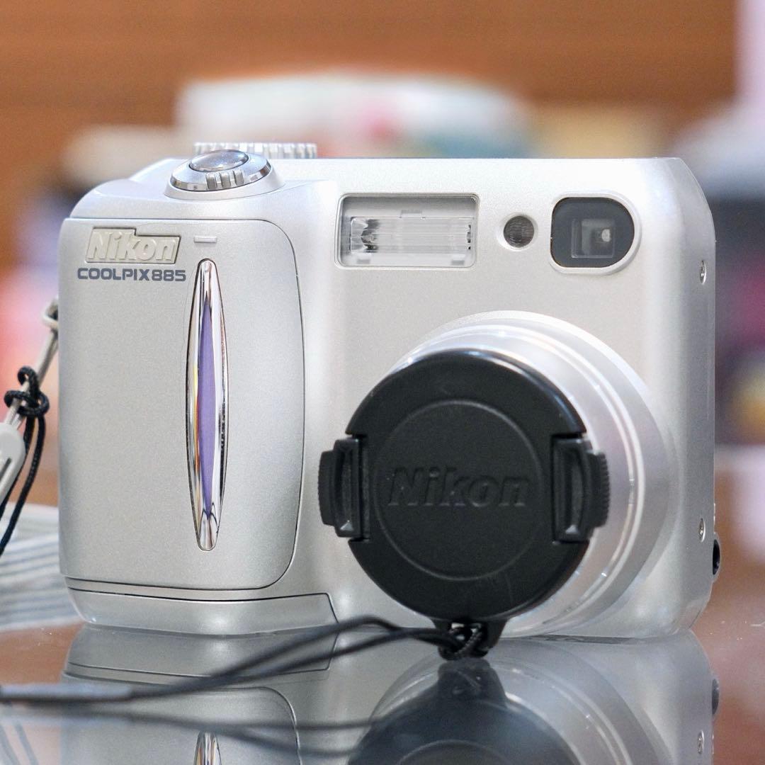 動作品 コンデジ 平成レトロ CCD Y2K Nikon COOLPIX 885