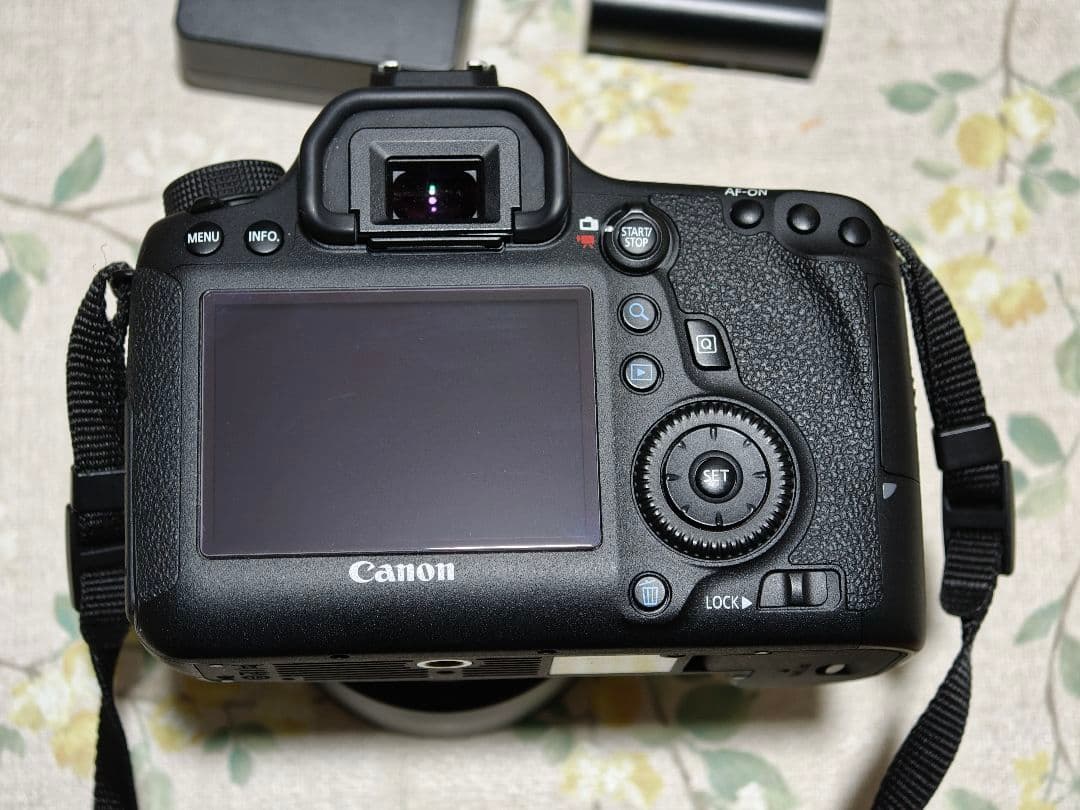 【美品】Canon 6D本体 +Canon& TAMRONレンズ2本セット