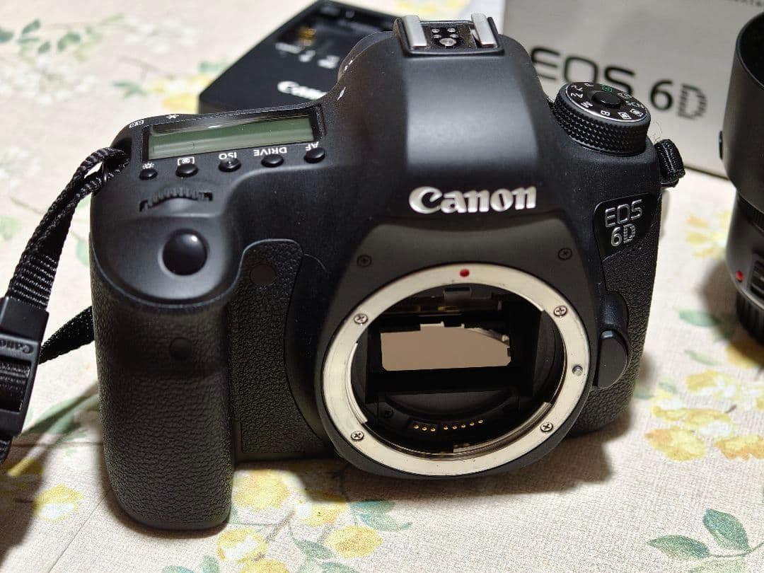 【美品】Canon 6D本体 +Canon& TAMRONレンズ2本セット