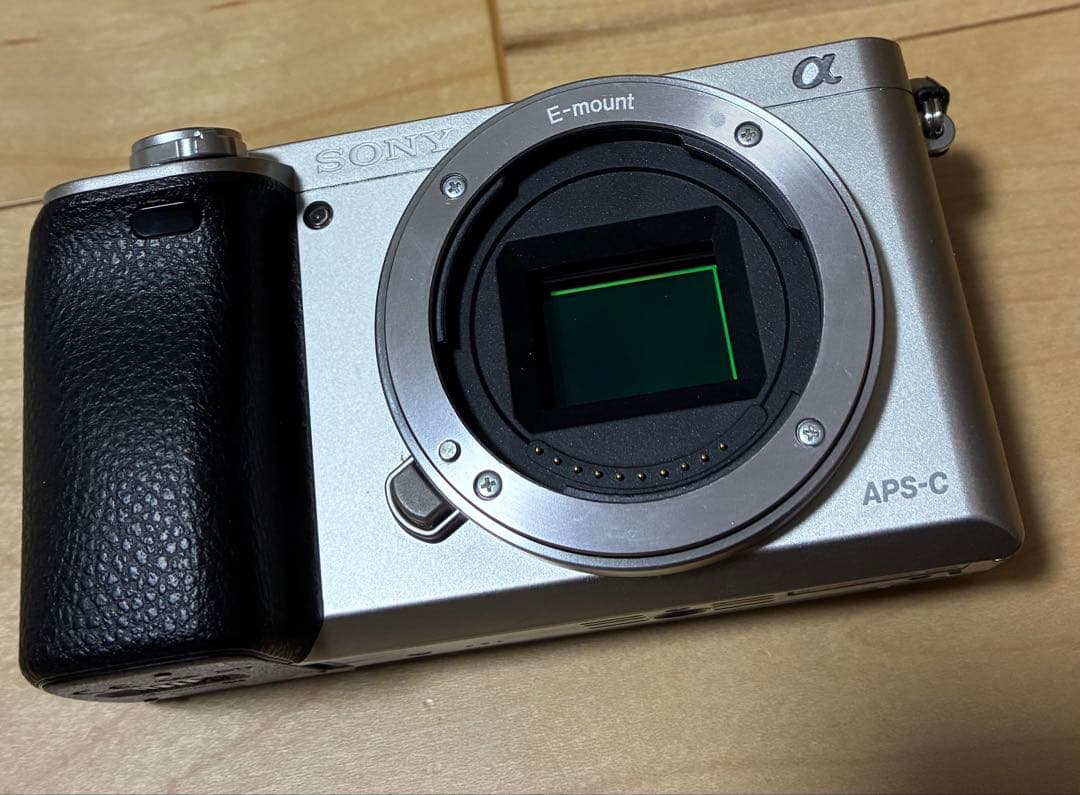 SONY α6000 ミラーレス一眼カメラ　ダブルズームレンズキット ソニー