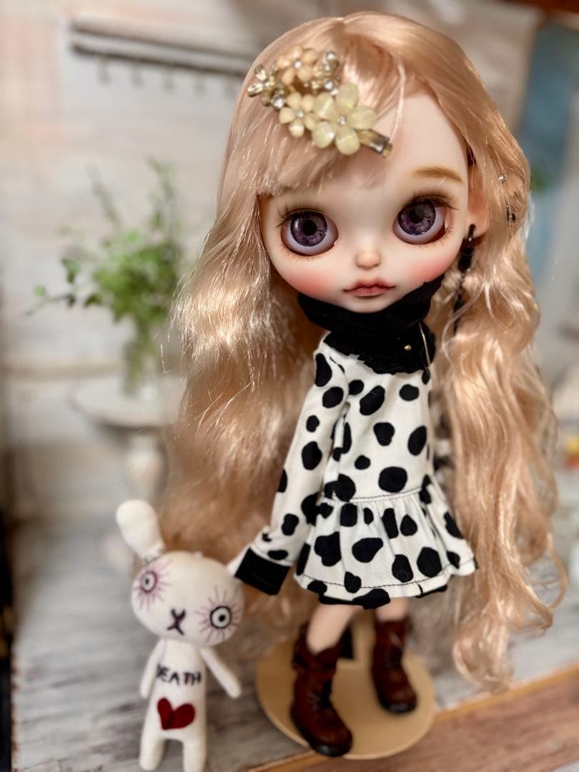 カスタムアイシードール　ネオサイズ　白肌　ヘア違いロングウェーブ