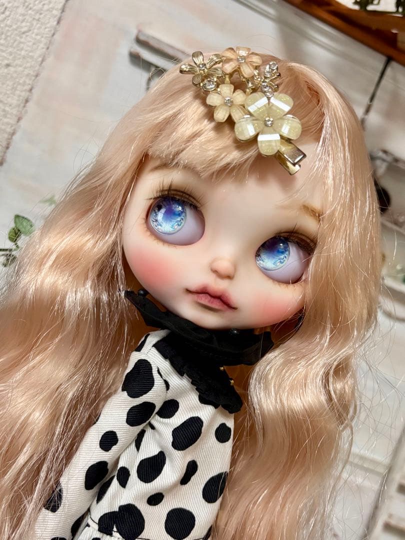 カスタムアイシードール　ネオサイズ　白肌　ヘア違いロングウェーブ