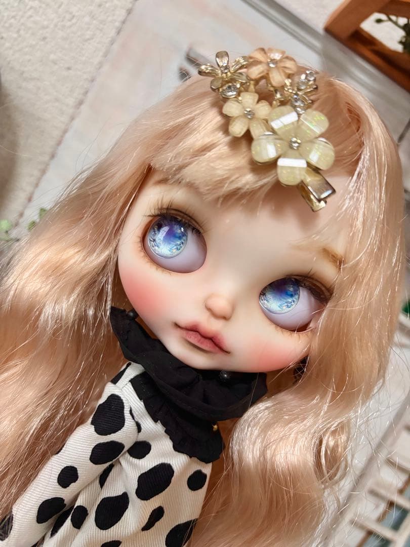 カスタムアイシードール　ネオサイズ　白肌　ヘア違いロングウェーブ