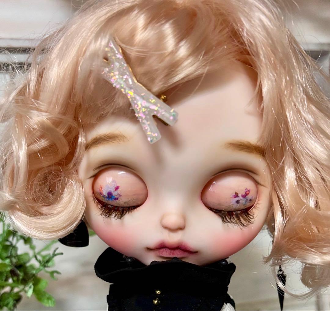 カスタムアイシードール　ネオサイズ　白肌　ヘア違いロングウェーブ