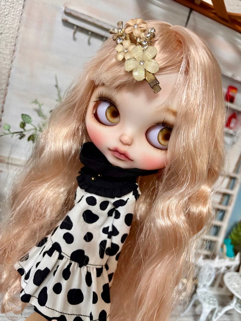 カスタムアイシードール　ネオサイズ　白肌　ヘア違いロングウェーブ