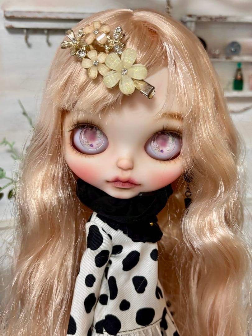 カスタムアイシードール　ネオサイズ　白肌　ヘア違いロングウェーブ