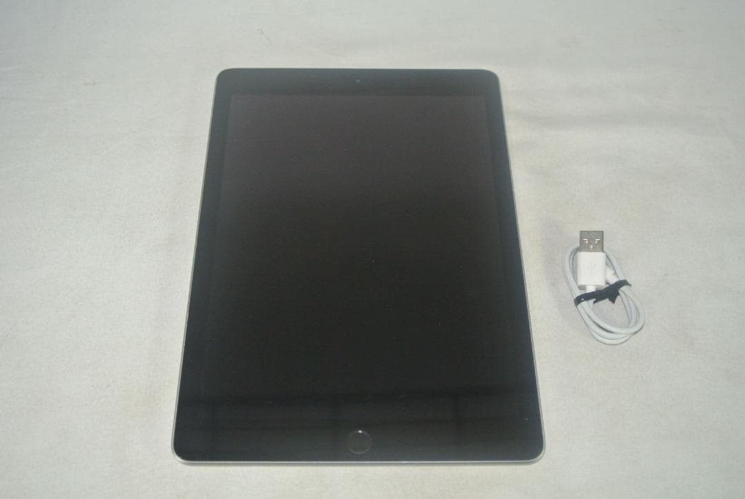 Apple iPad(第6世代) 9.7インチMR7F2J/A Wi-Fi中古品
