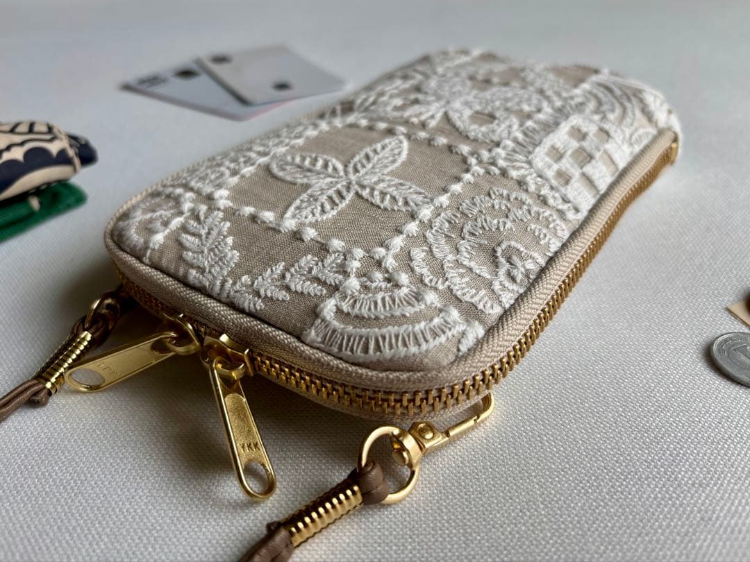 ★cherry【スマホショルダー】ミナペルホネン forest tile