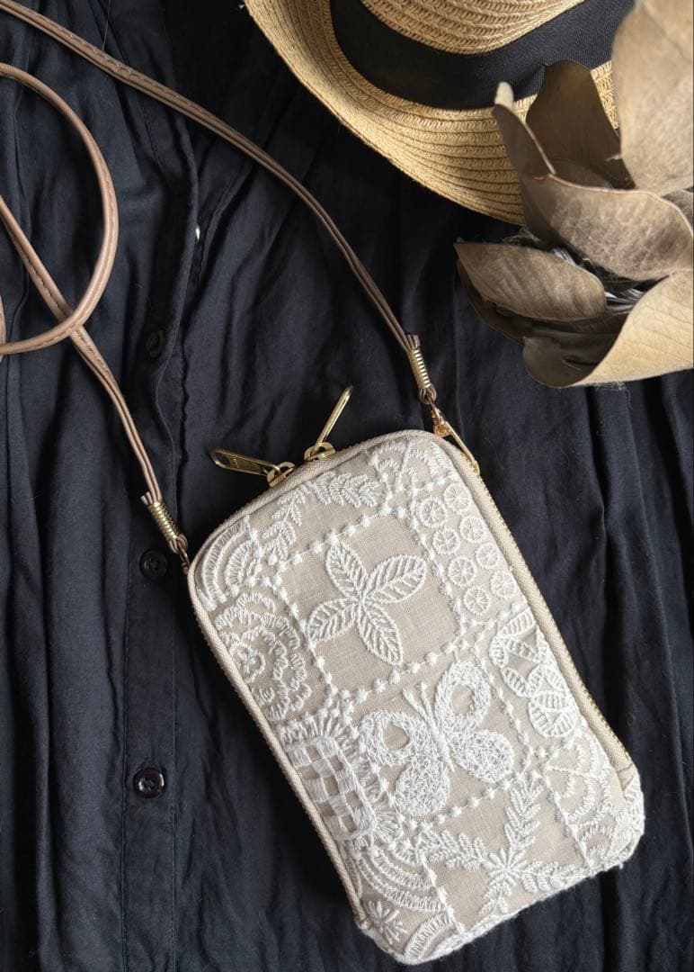 ★cherry【スマホショルダー】ミナペルホネン forest tile