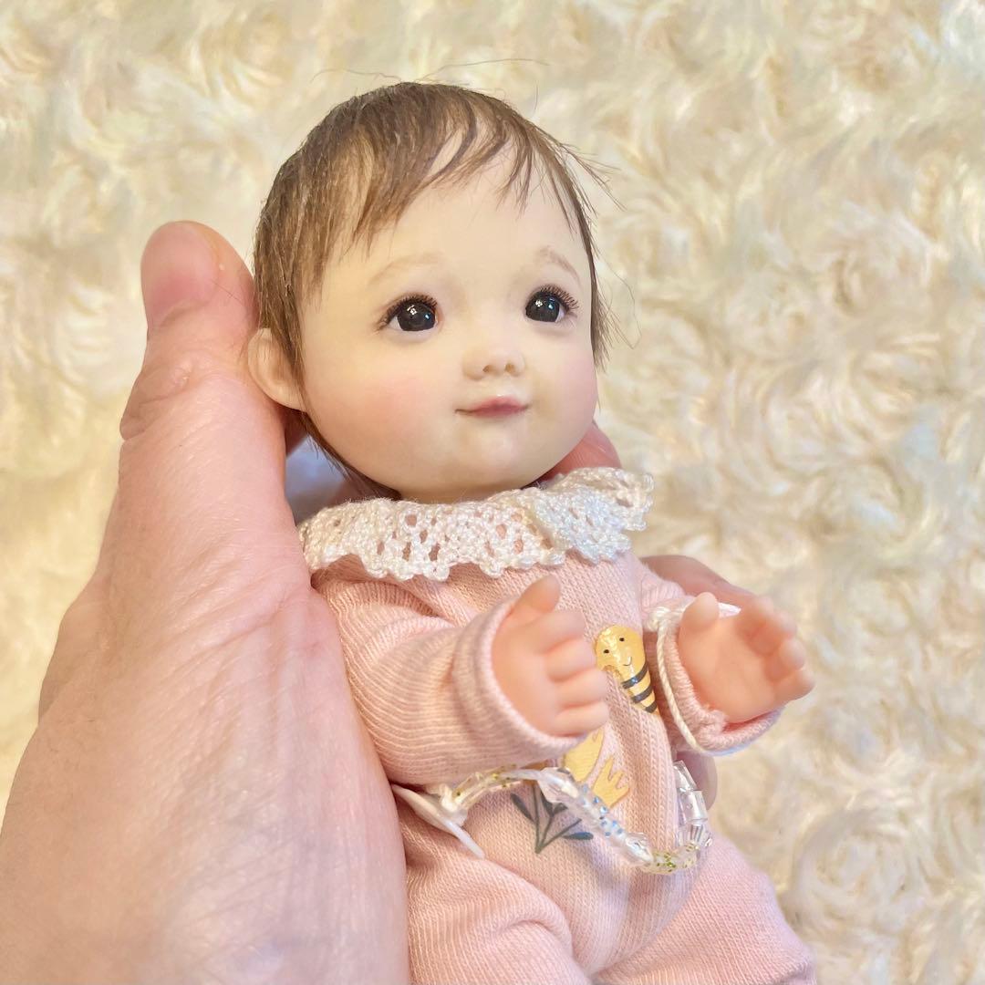 樹脂粘土ベビー おしゃぶりベビー フリル帽