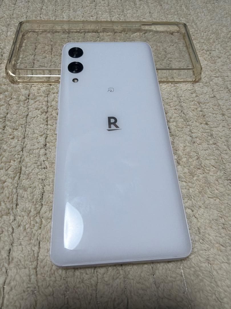 Rakuten Hand 5G P780 128GB 使用期間少ない