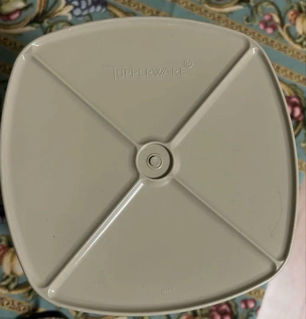 タッパーウェア／未使用品　マキシクィーンデコレーター　11リットル　グレージュ