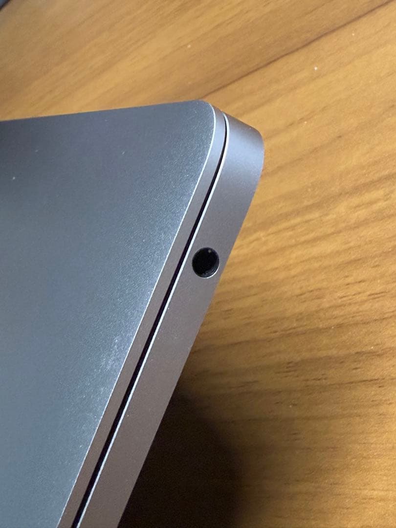 美品　Apple MacBook Air M1 8GB 256GB