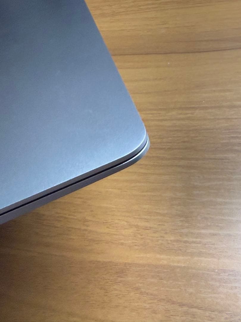 美品　Apple MacBook Air M1 8GB 256GB