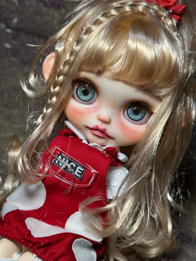 r*k様 アイシードール本体　女の子　アウトフィット付き。毛細血管そばかすっ子