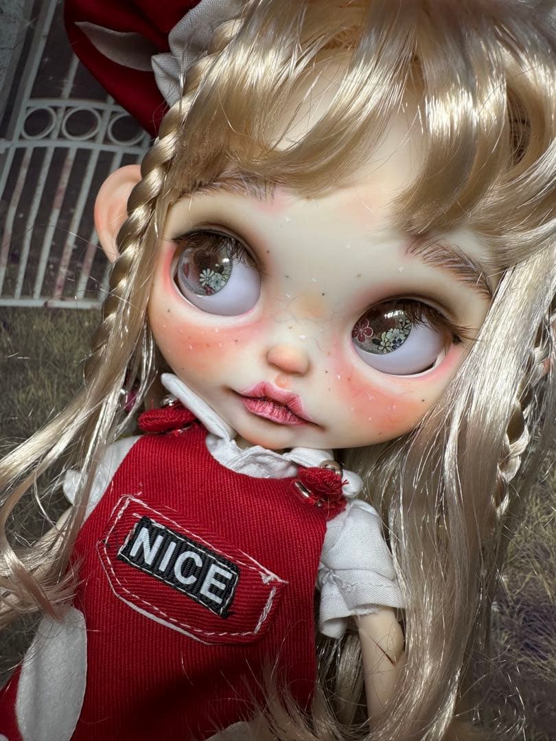 r*k様 アイシードール本体　女の子　アウトフィット付き。毛細血管そばかすっ子