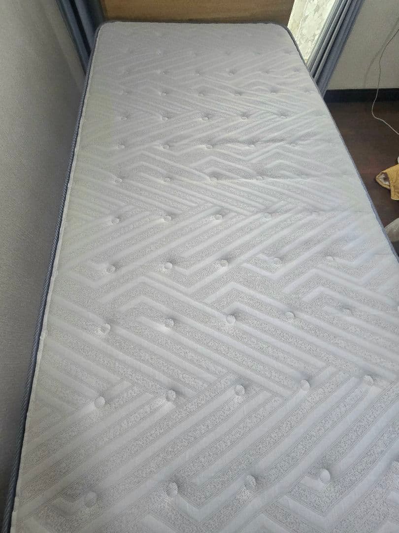 【美品、傷あり】シングルベッドフレーム　マット　セット売り