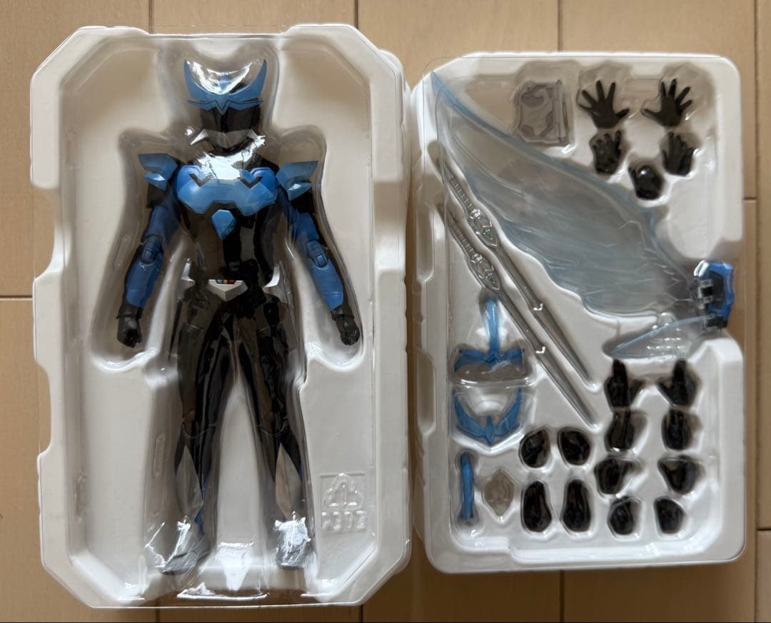 S.H.Figuarts(真骨彫製法) ウイングマン 開封品