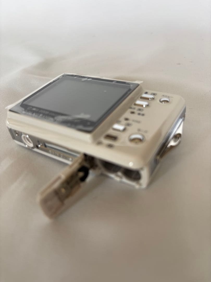 【希少】Hello kitty courreges デジタルカメラ