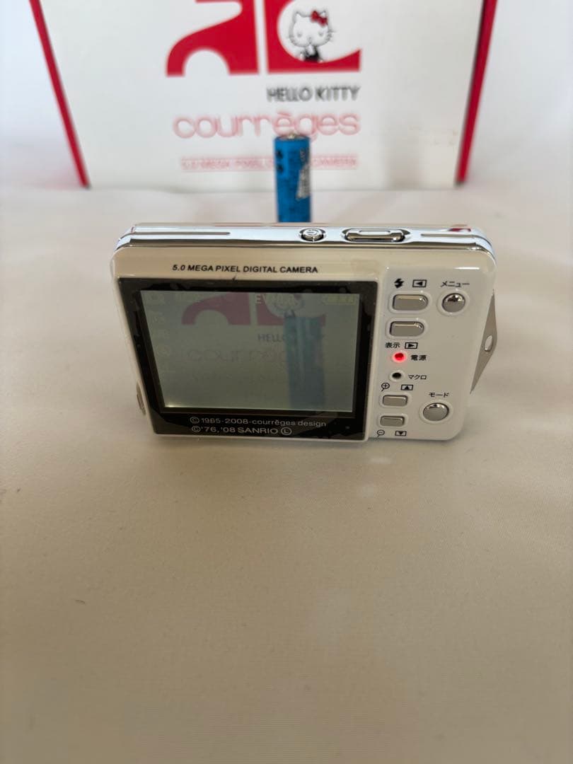 【希少】Hello kitty courreges デジタルカメラ