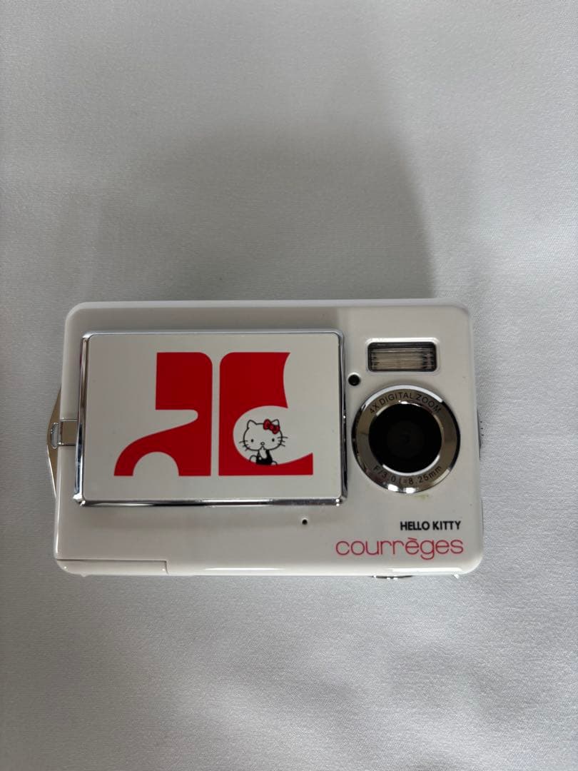 【希少】Hello kitty courreges デジタルカメラ