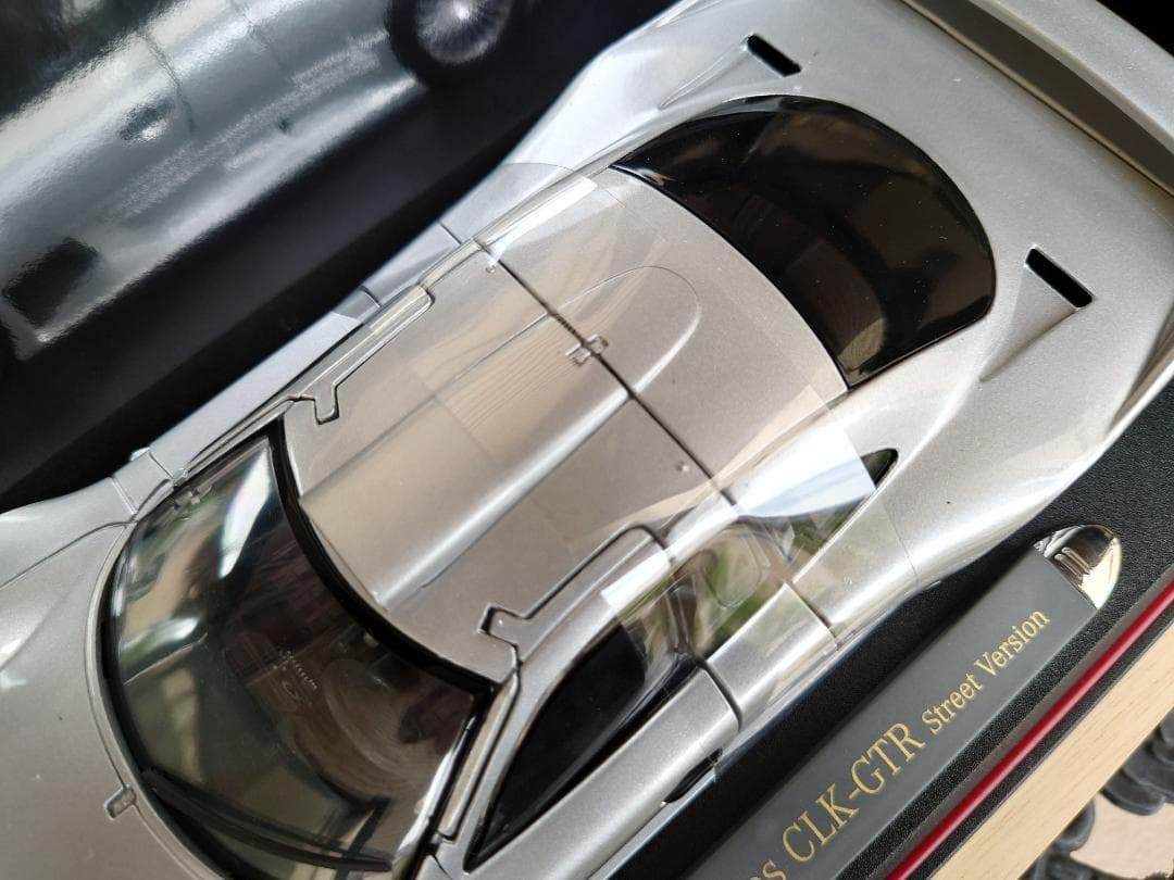 1/18 Maisto(マイスト) メルセデスCLK-GTRストリートバージョン