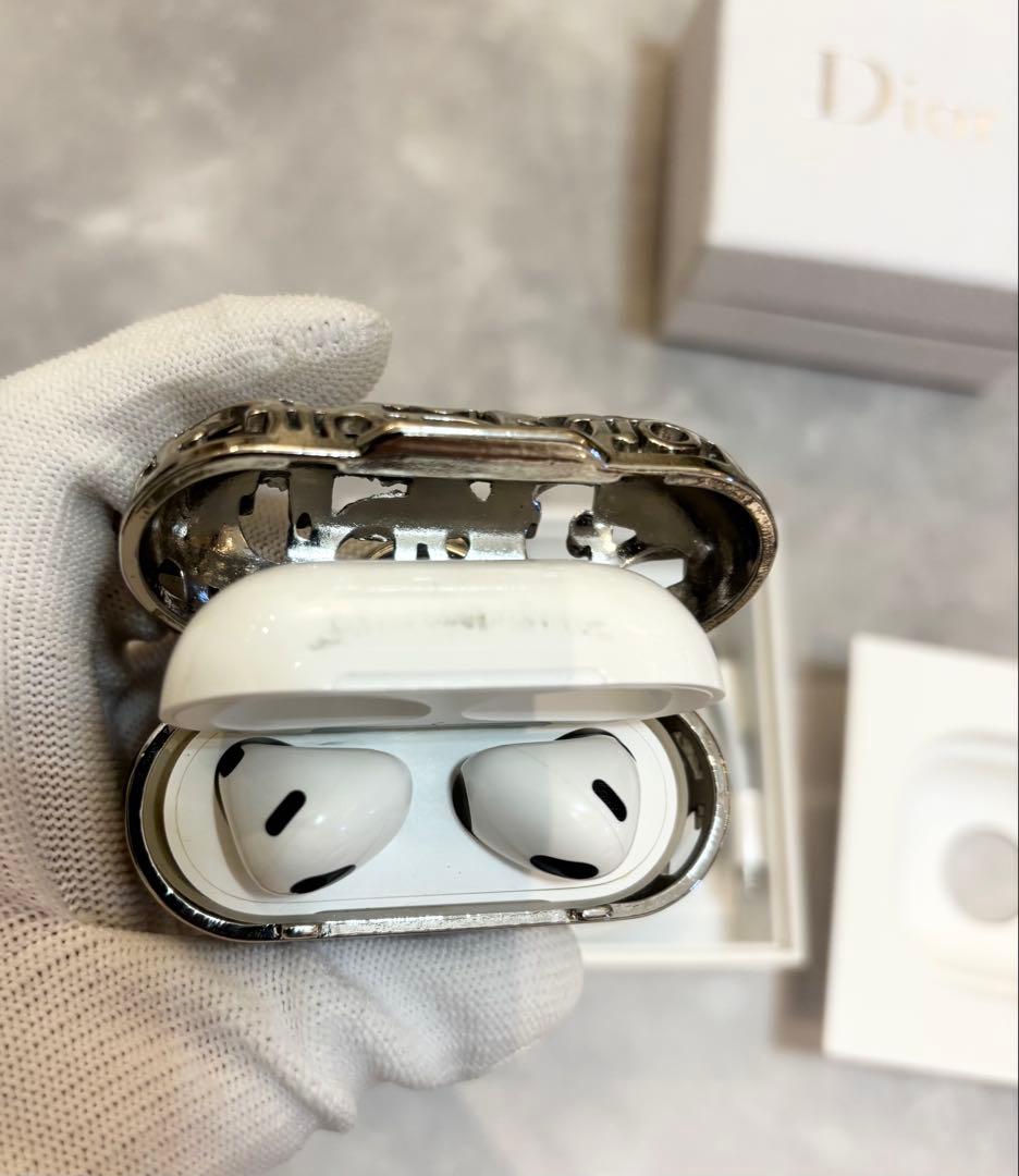 純正AirPods第3世代本体 とDiorロゴ入りケースサセット